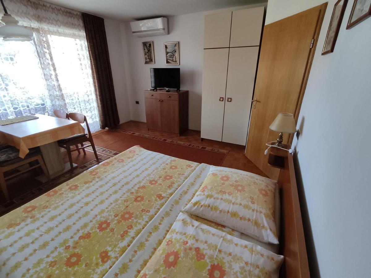 Apartments Samec Изола Екстериор снимка