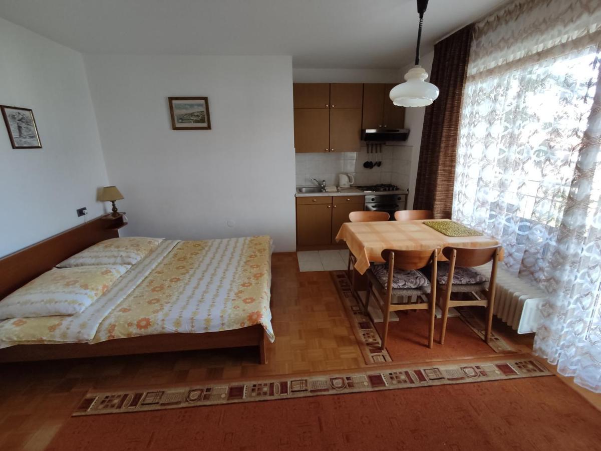 Apartments Samec Изола Екстериор снимка