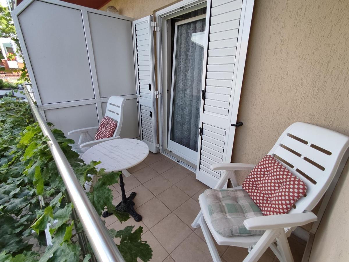Apartments Samec Изола Екстериор снимка