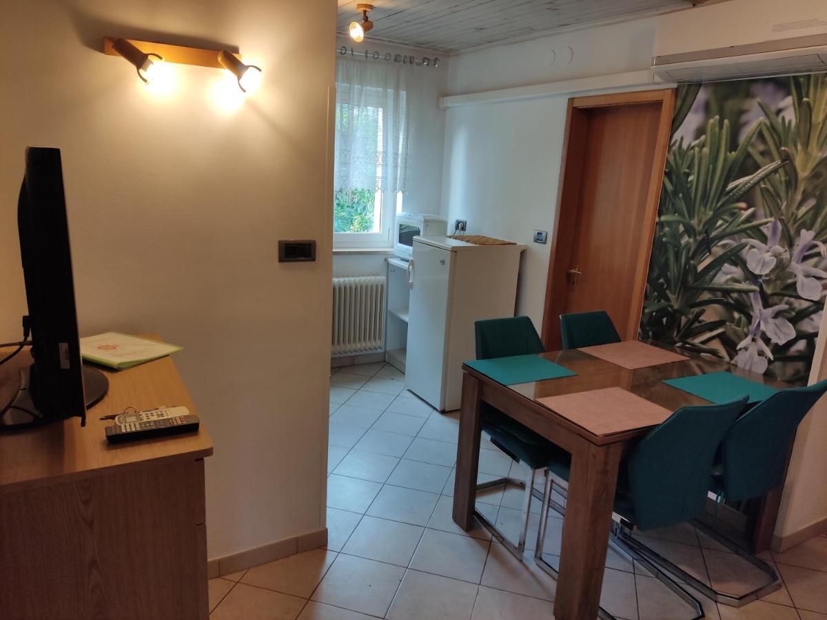 Apartments Samec Изола Екстериор снимка