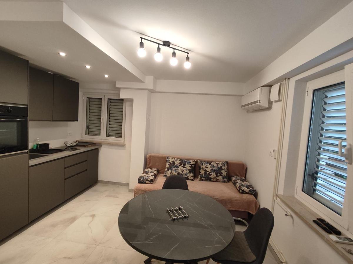 Apartments Samec Изола Екстериор снимка