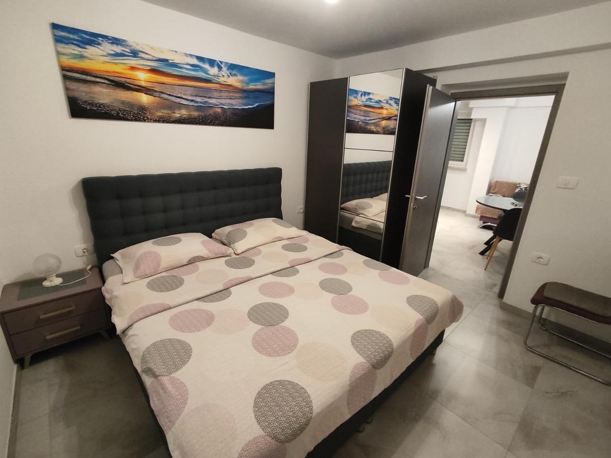 Apartments Samec Изола Екстериор снимка