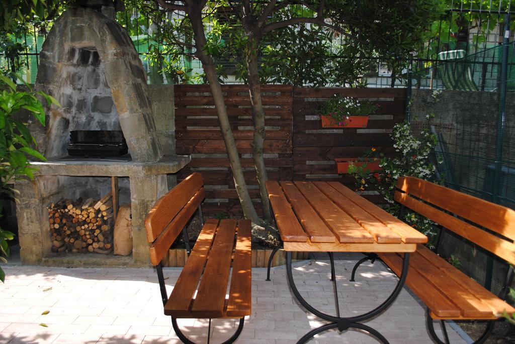 Apartments Samec Изола Екстериор снимка