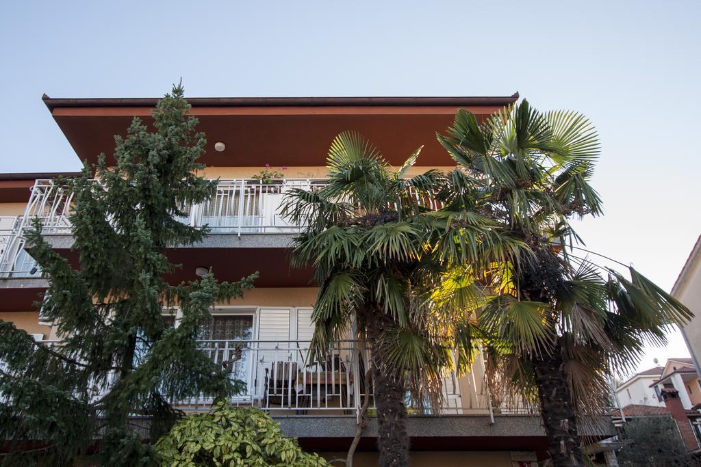 Apartments Samec Изола Екстериор снимка